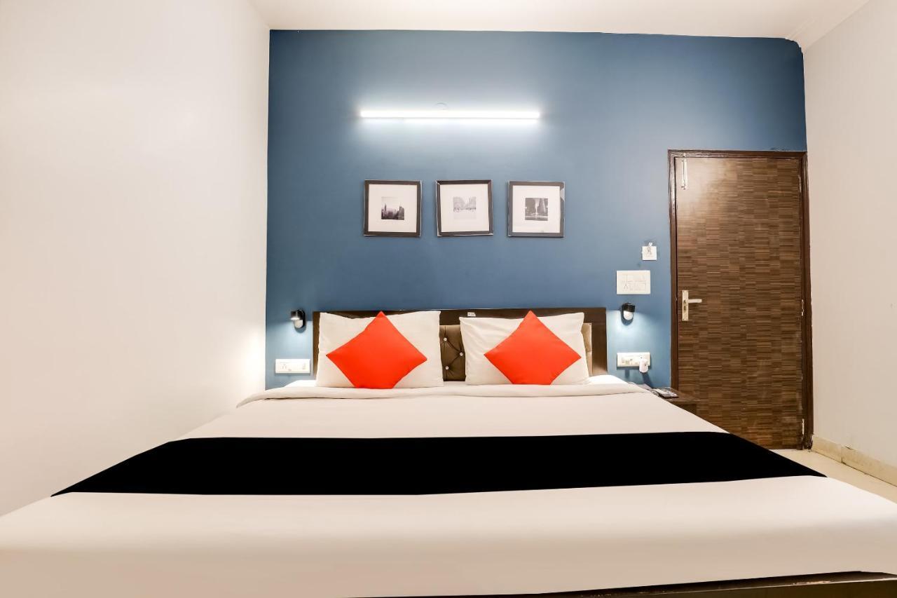 Collection O 71756 Hotel Silver Arrow Near Pacific Mall Tagore Garden Delhi  Extérieur photo