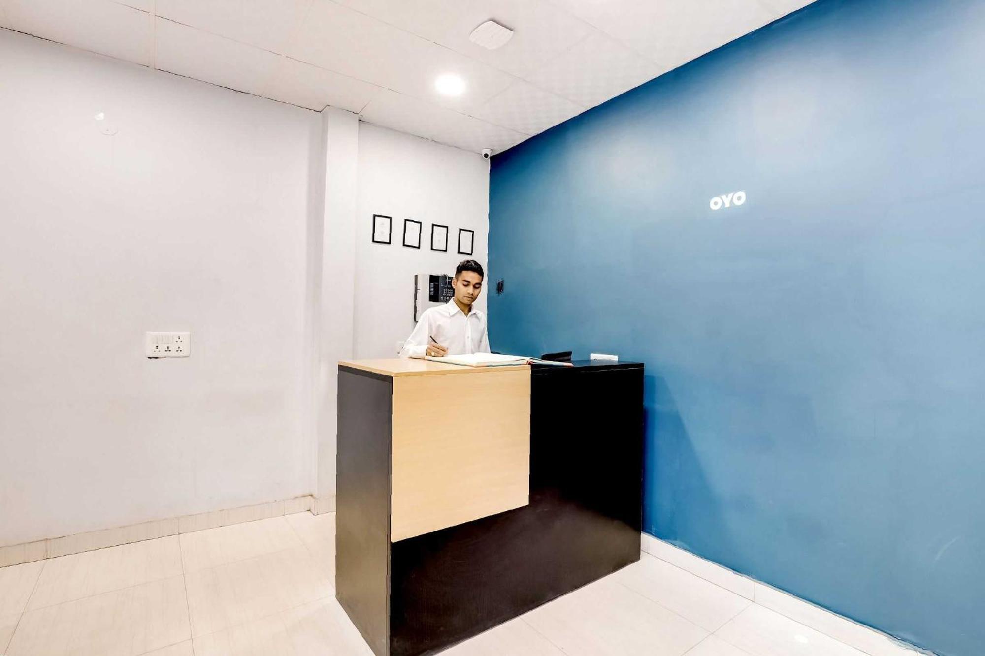 Collection O 71756 Hotel Silver Arrow Near Pacific Mall Tagore Garden Delhi  Extérieur photo