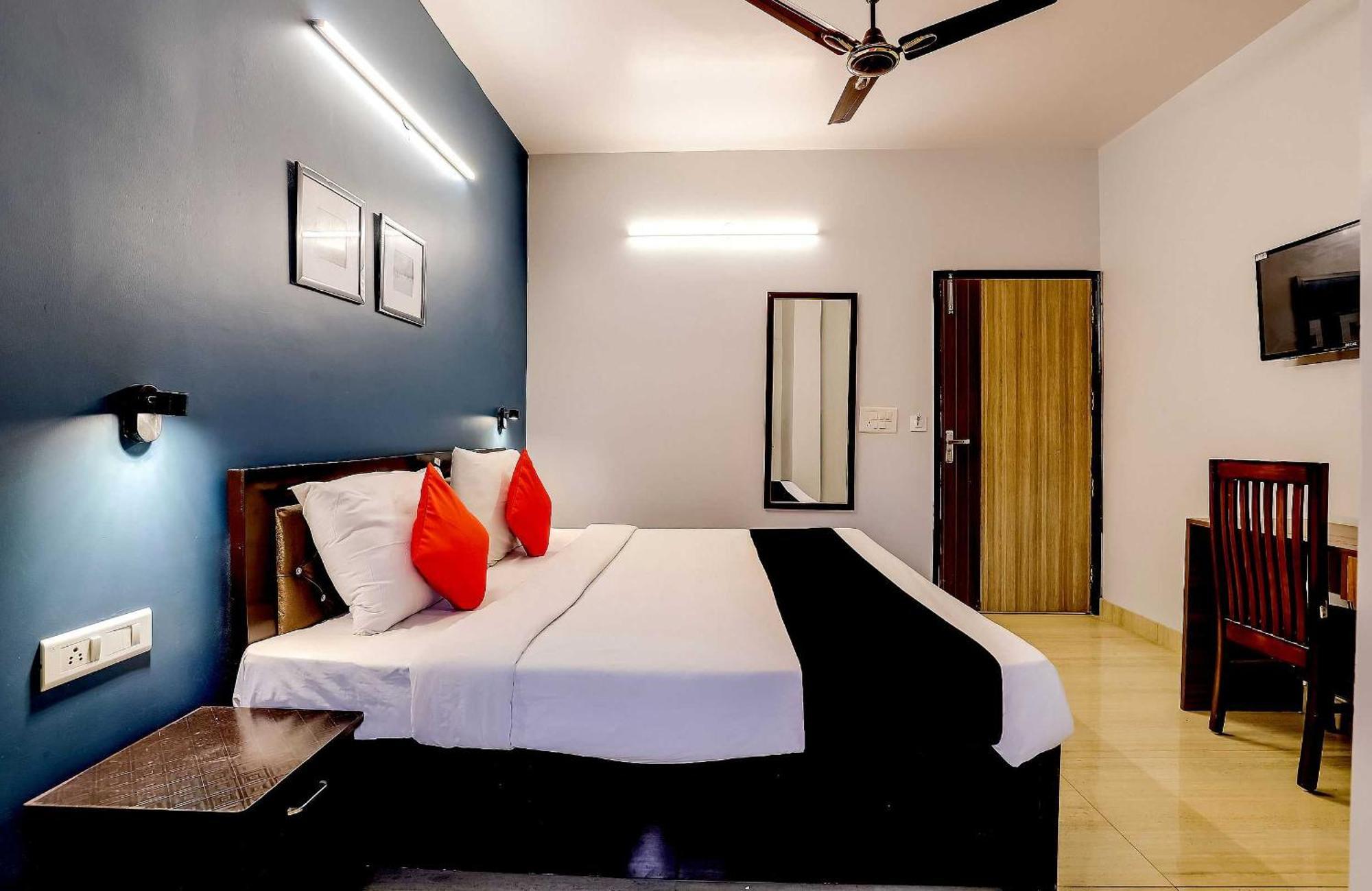 Collection O 71756 Hotel Silver Arrow Near Pacific Mall Tagore Garden Delhi  Extérieur photo